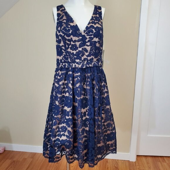 NWT Eliza J Navy Lace Illusion dress Fit & Flare Belted Cocktail sleeveless Sz 4 - Picture 2 of 16